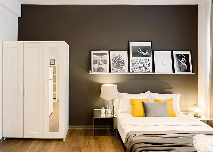 Urban Vibes - Chic On Smardan Street Apartman